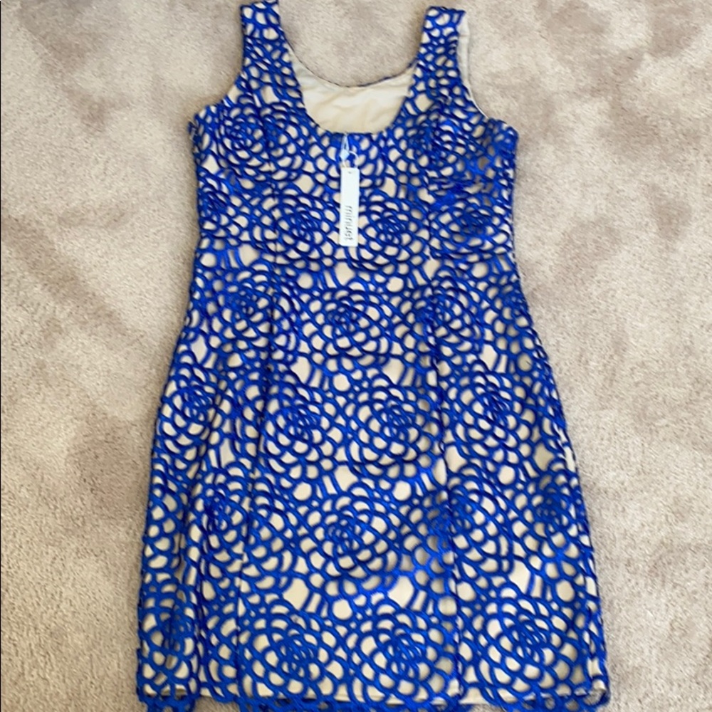 Dress - Picture 2 of 4